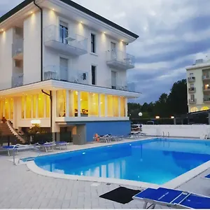 hotel-mercedes-misano-adriatico.emilia-romagnahotels.net/